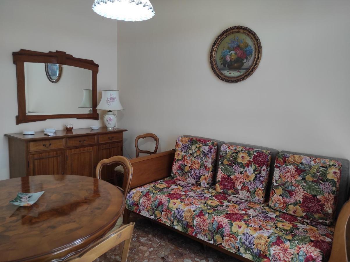 Appartement La Colonna Holiday House à Lecce Extérieur photo