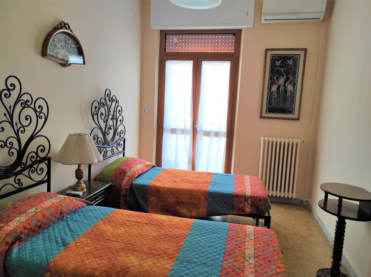 Appartement La Colonna Holiday House à Lecce Extérieur photo